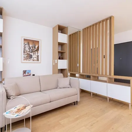 Apartment Studio With Ac Czarnowiejska By Renters