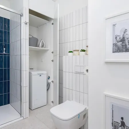 Studio With Ac Czarnowiejska By Renters Krakow
