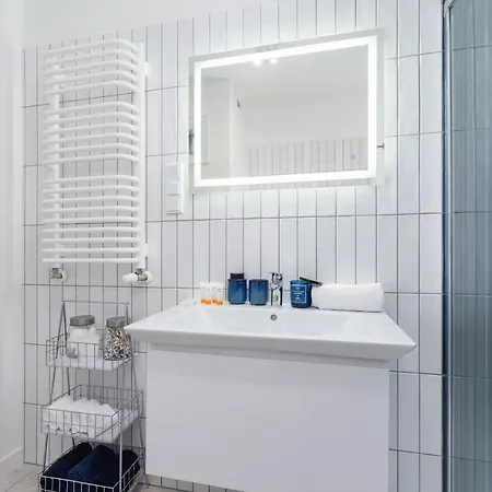 Apartment Studio With Ac Czarnowiejska By Renters *