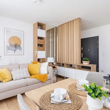 Apartment Studio With Ac Czarnowiejska By Renters *